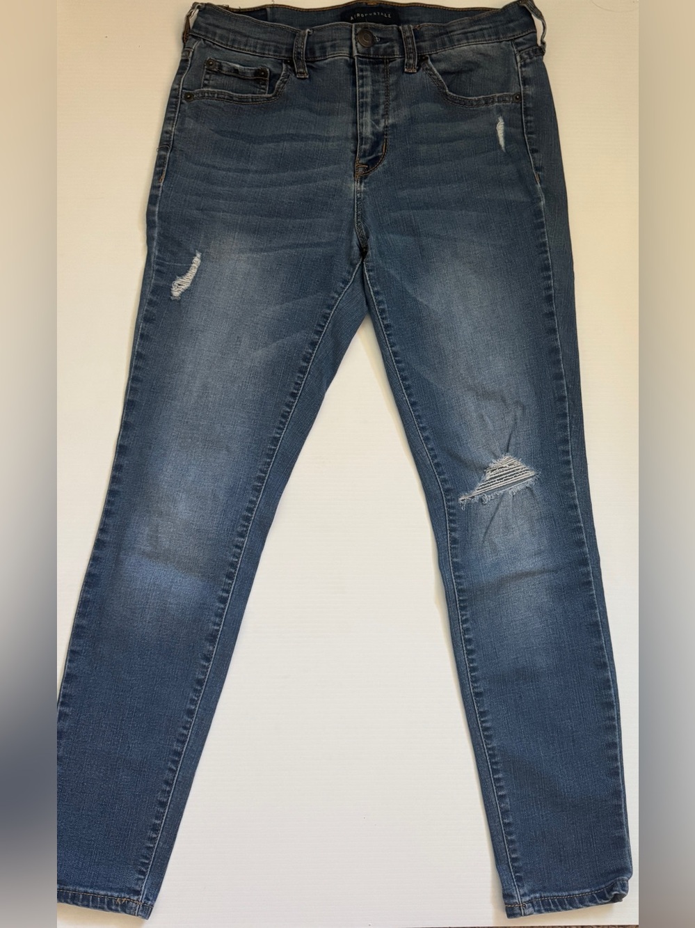 Aeropostale High Waisted Jegging Size 6 Short Distressed Jeans
